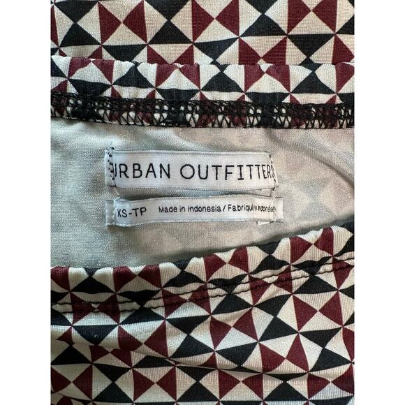 Urban Outfitters red black geometrical print pull on maxi skirt size XS - Picture 3 of 16
